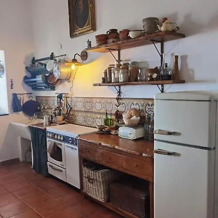 Al Numero Zero Bed and Breakfast Λίπαρι